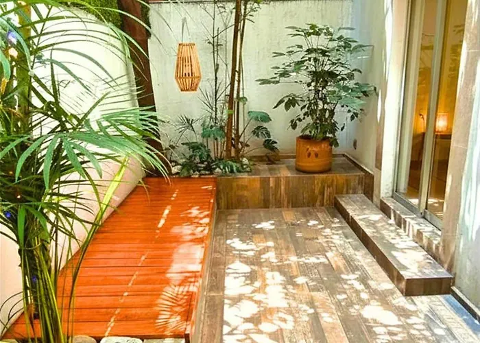 Apartment Private Oasis - Jacuzzi - Hammock - Water Feature