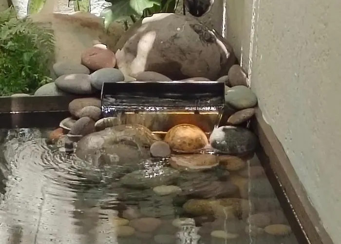 Private Oasis - Jacuzzi - Hammock - Water Feature *